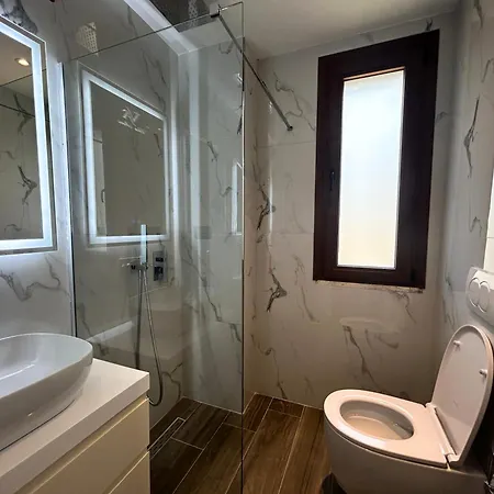 Ami ホテル Trajas