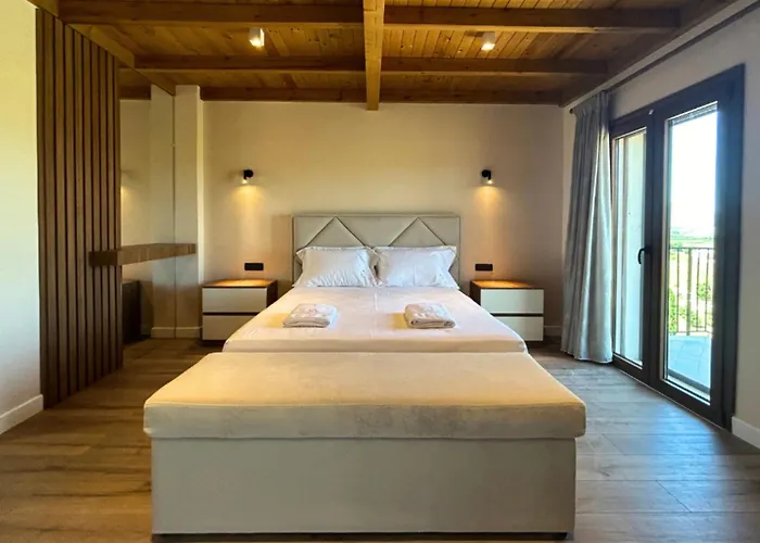 Ami Hotel *