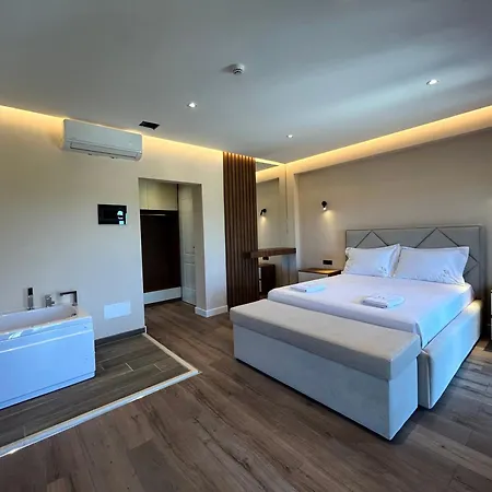 Ami Hotel *
